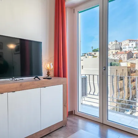 Panoramic House With Terrace - Marina Appartement